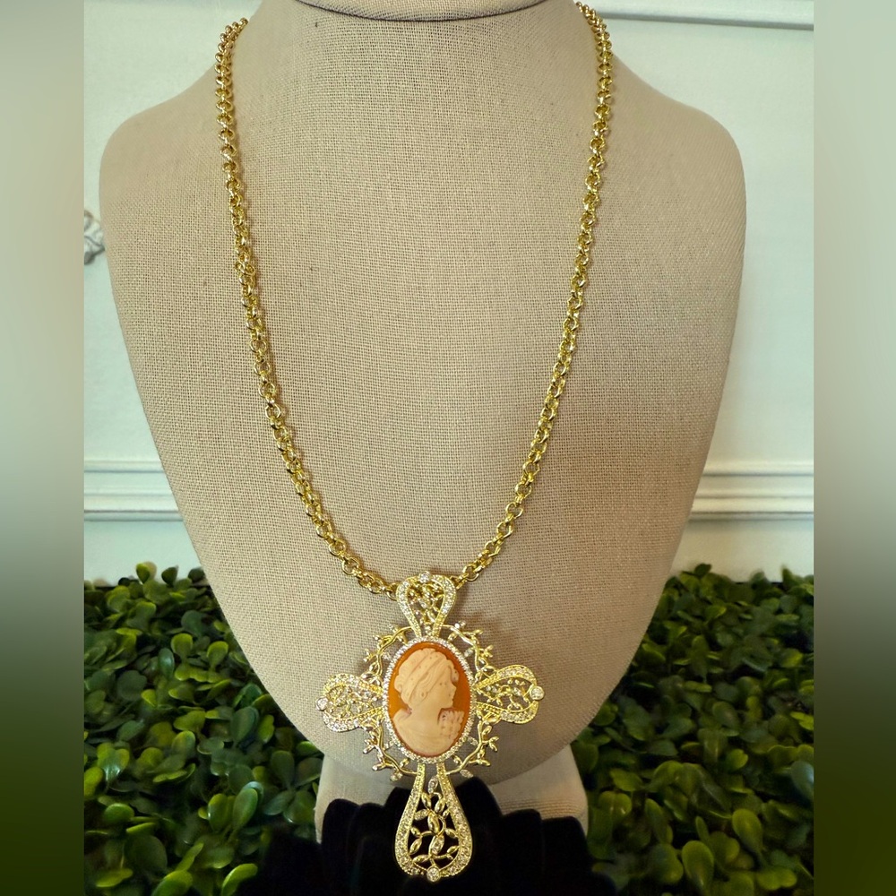 Signed AMEDEO Cameo Cross Pendant Necklace Gold Tone Rhinestone 22”